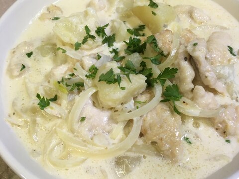 鶏むね肉とじゃが芋のクリーム煮♪